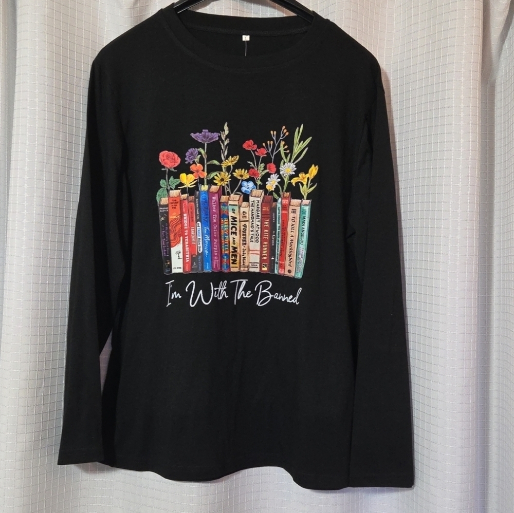 I'm With The Banned Funny Book Lover Booktrovert Reading T-Shirt Size Large NWT